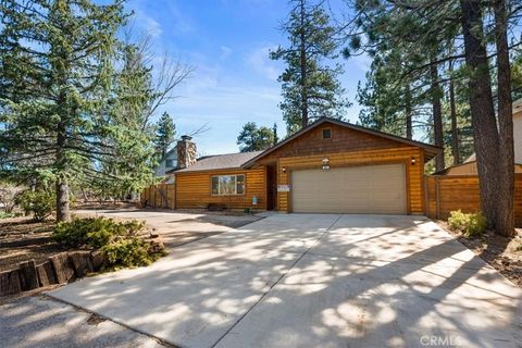 Photo of 241 Wren, Big Bear Lake, CA 92315 (MLS # CV26061094)