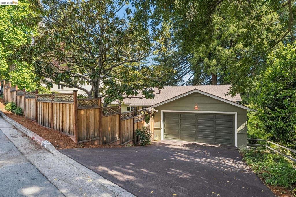 1113 Hillview Rd