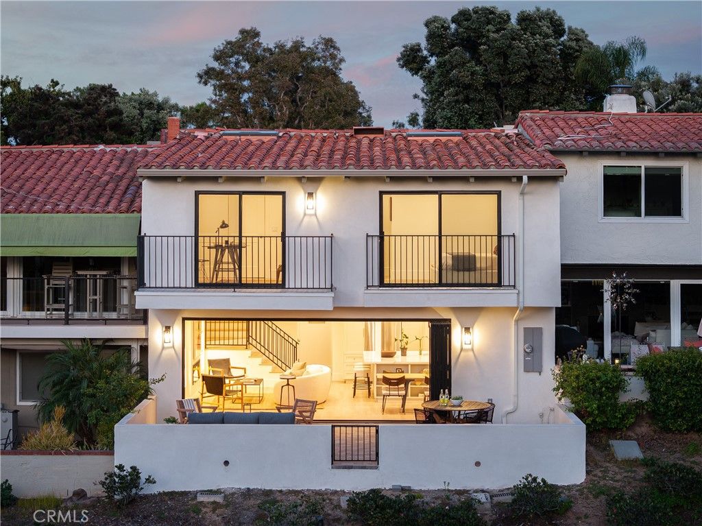 Photo of 412 Vista Grande, Newport Beach, CA 92660 (MLS # NP25230836)
