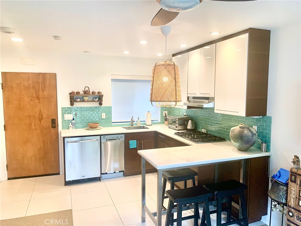 485 Mermaid Street 411