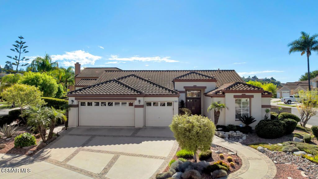 Photo of 1662 Calle Rochelle, Thousand Oaks, CA 91360 (MLS # 225005328)