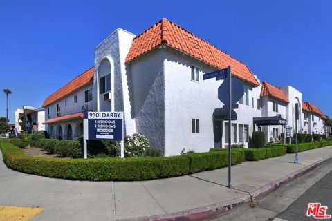 9301 Darby Avenue Northridge CA 91325