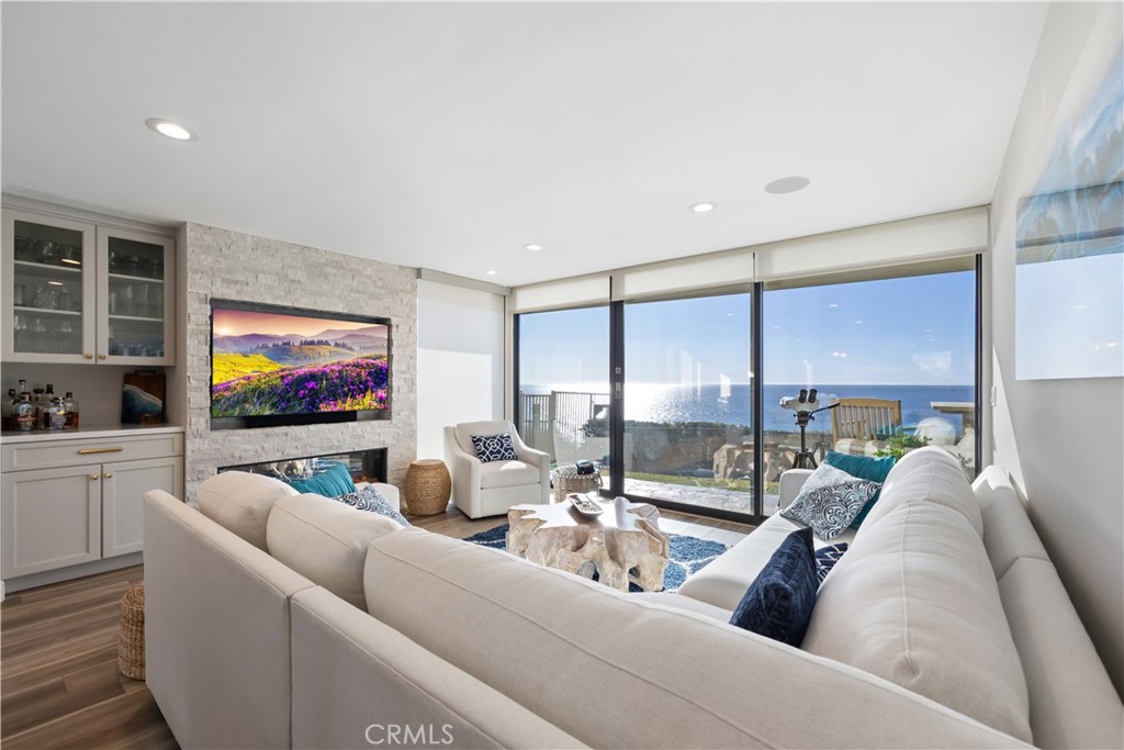 335 W I Street