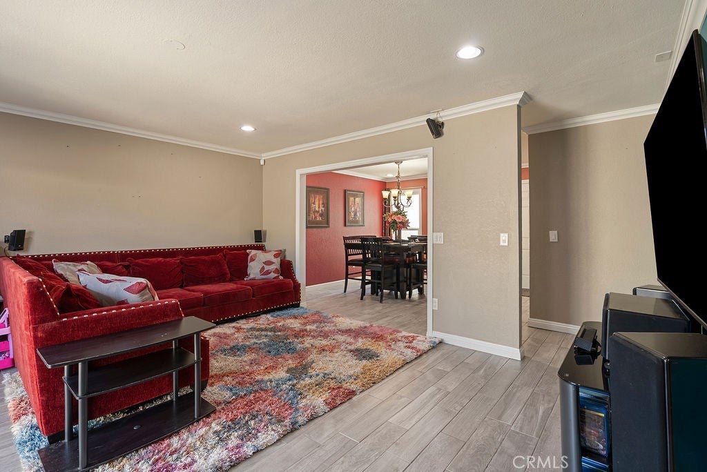 555 D St, Upland CA 91786