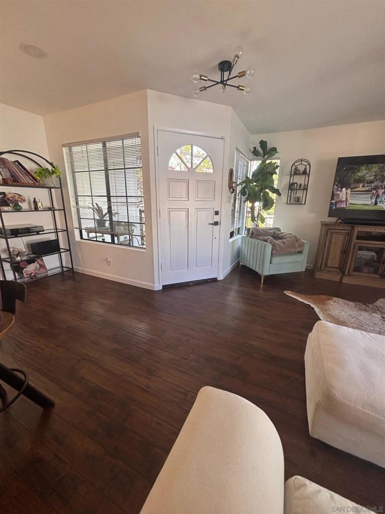 3533 Voyager CIR
