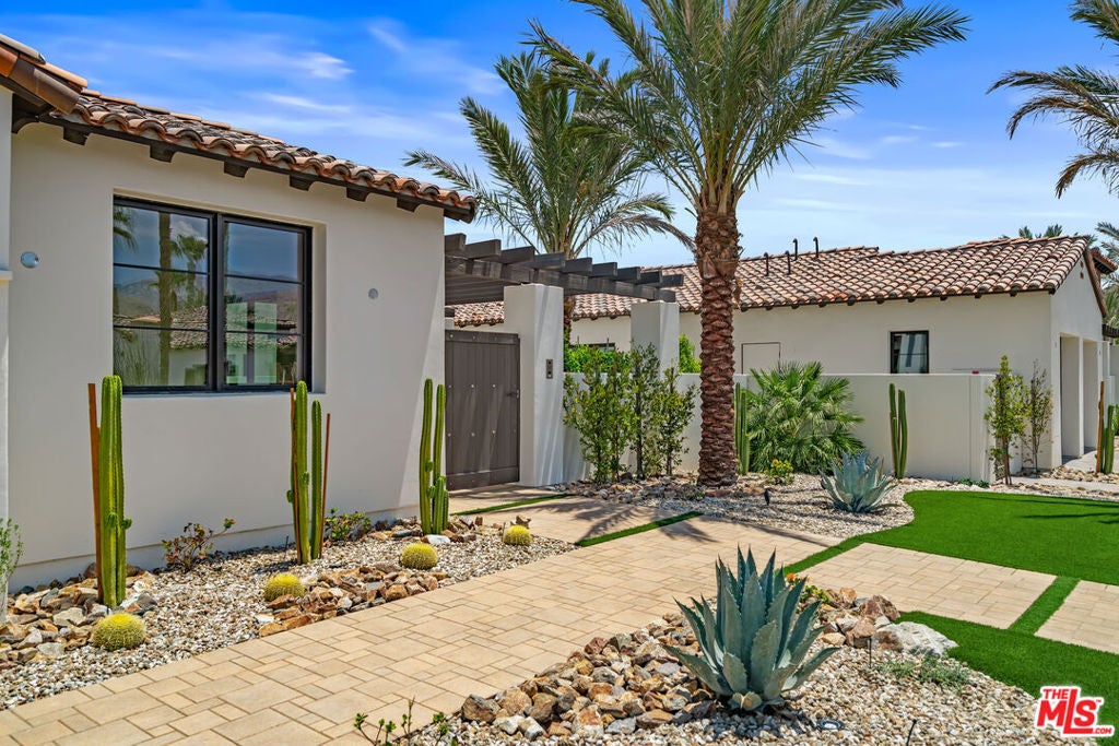 26 Santa Rosa Mountain Lane
