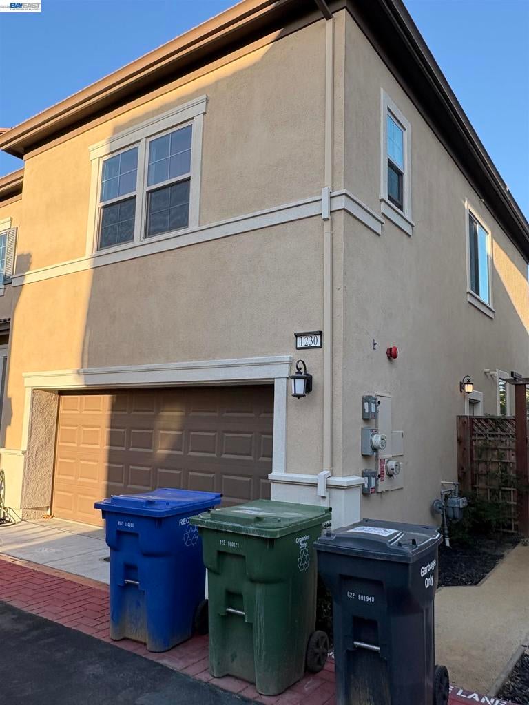 1230 S Ross Ct
