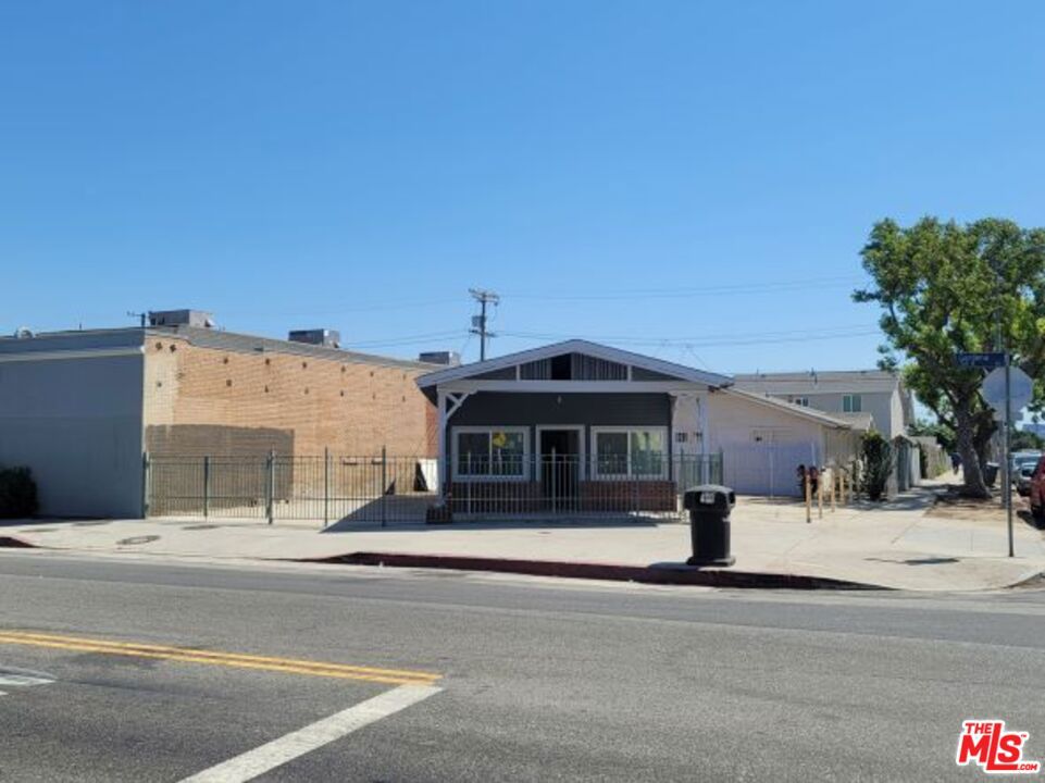 762 W Gardena Boulevard