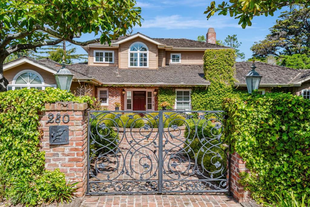 280 Uplands Drive