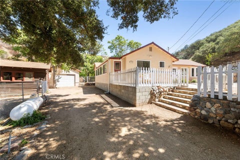 Photo of 33300 Eastern AVE, Agua Dulce, CA 91390 (MLS # SR26205420)