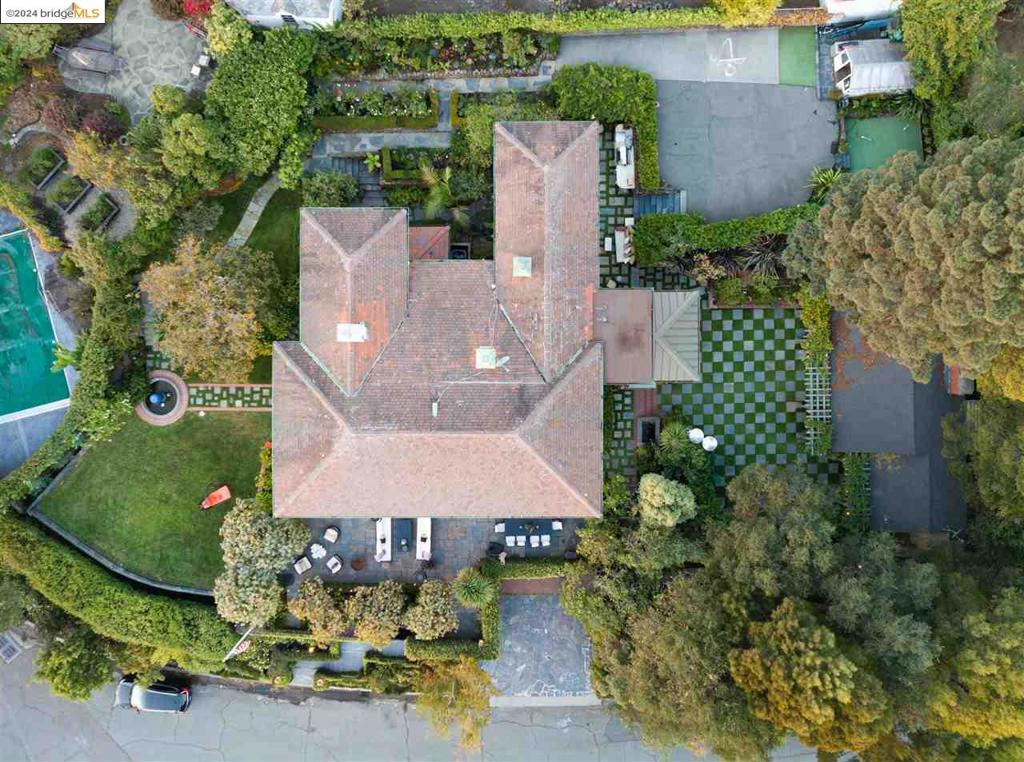 CLAREMONT PINES - Residential