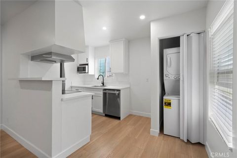 Photo of 748 Newport Avenue #3, Long Beach, CA 90804 (MLS # PW26014857)