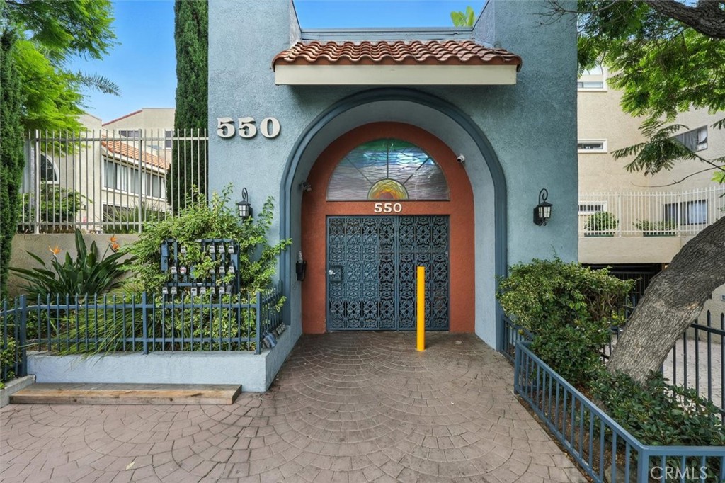 Soaring ceilings and floor-to-ceiling windows create the perfect backdrop for your next Zoom call in this bright TOP-FLOOR Alamitos Beach condo. This two-bedroom unit delivers the flexible living you need with one bedroom easily doubling as your dedicated home office space, complete with walk-in closet storage for all your gear. The gated building and covered assigned parking provide security and convenience that Long Beach residents know is gold. In-unit laundry and newer appliances mean less time on chores, more time enjoying the coastal lifestyle you're investing in.
Your new neighborhood works as hard as you do. Step outside to Retro Row's vintage shops and trendy cafes (15-minute walk), hit Alamitos Beach for sunrise runs or sunset get togethers, or let your dog live their best life at Rosie's dog beach. The resort-style pool and residents-only clubhouse downstairs are perfect for decompressing after work or hosting friends without the hassle. Plus, you're positioned for Long Beach's biggest events – from the Grand Prix to 2028 Olympics Beach Volleyball happening right at Alamitos Beach.
This isn't just a condo – it's your launchpad for beach living with the space flexibility and community amenities that actually matter. Ready to make the move?
