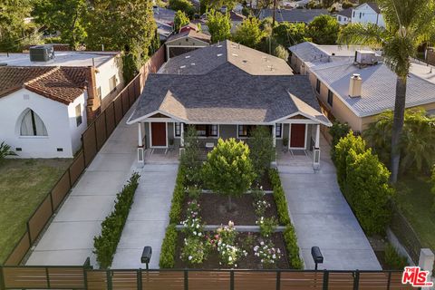Photo of 433 N Lamer Street, Burbank, CA 91506 (MLS # 26840555)