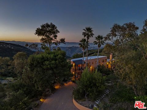 22067 Saddle Peak Road Topanga CA 90290