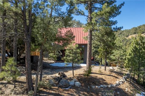 Photo of 1517 Woodland Drive, Pine Mountain Club, CA 93222 (MLS # SR25104544)
