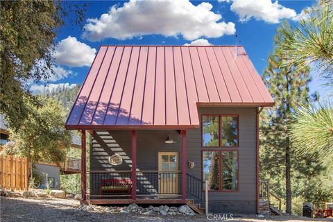 Photo of 1517 Woodland Drive, Pine Mountain Club, CA 93222 (MLS # SR25104544)