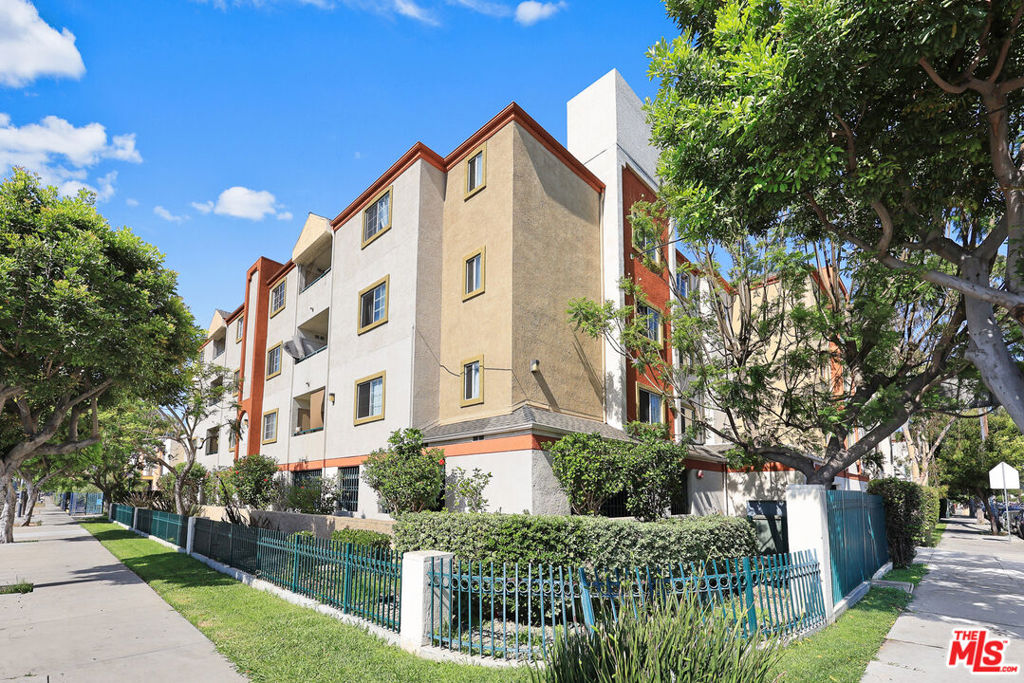 225 W Colden Avenue