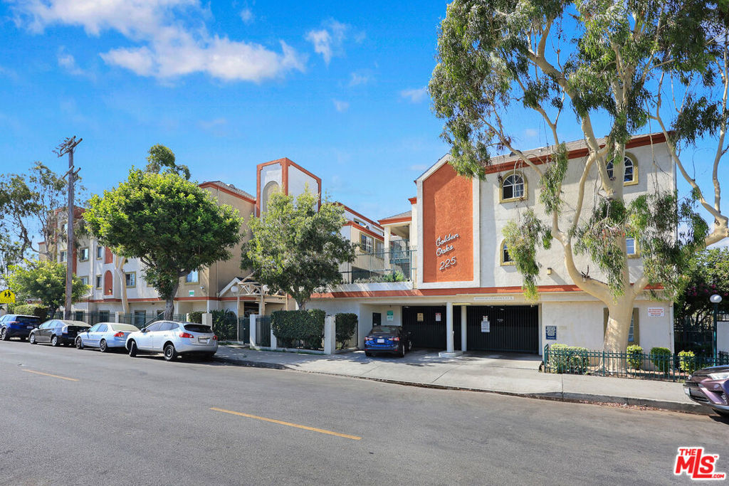 225 W Colden Avenue