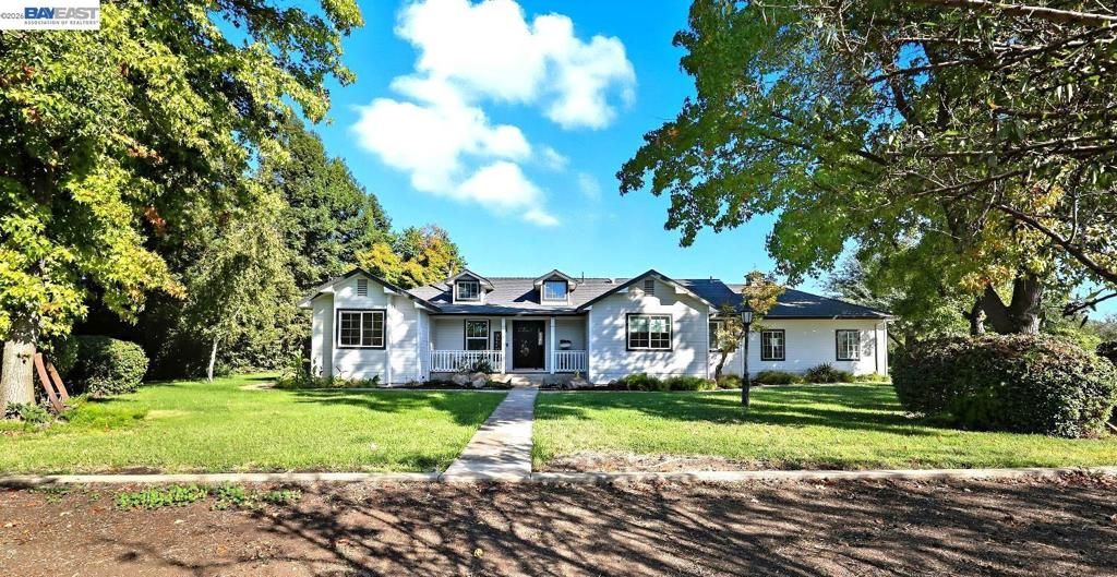 Photo of 10638 Toews Ave Ave, Le Grand, CA 95333 (MLS # 41128921)