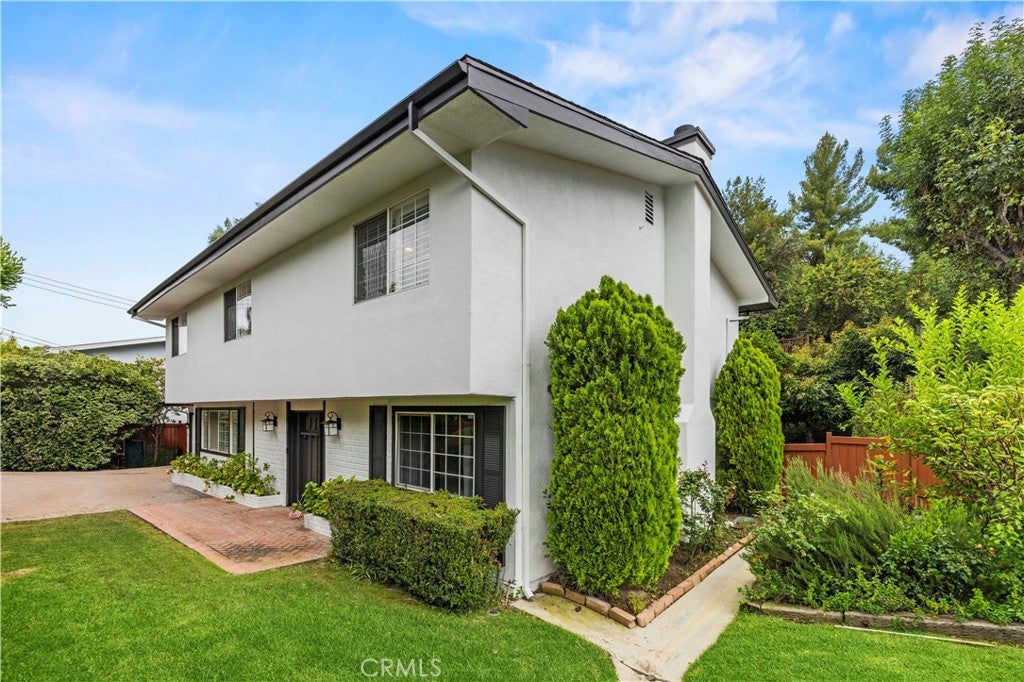 5943 Salamea Avenue, Woodland Hills CA 91367