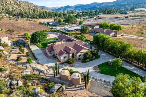 23592 Beech Street Hemet CA 92545