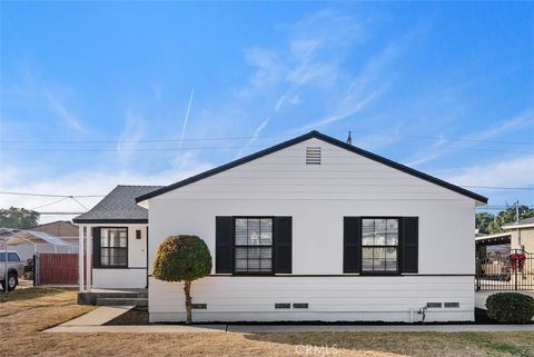 Photo of 325 325 N Lee Ave, Fullerton, CA 92833 (MLS # OC25222217) Photo of 325 325 N Lee Ave, Fullerton, CA 92833 (MLS # OC25222217)