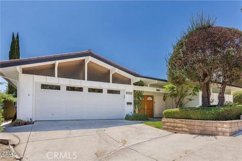 Photo of 2708 Pinelawn Drive, La Crescenta, CA 91214 (MLS # P1-27588)