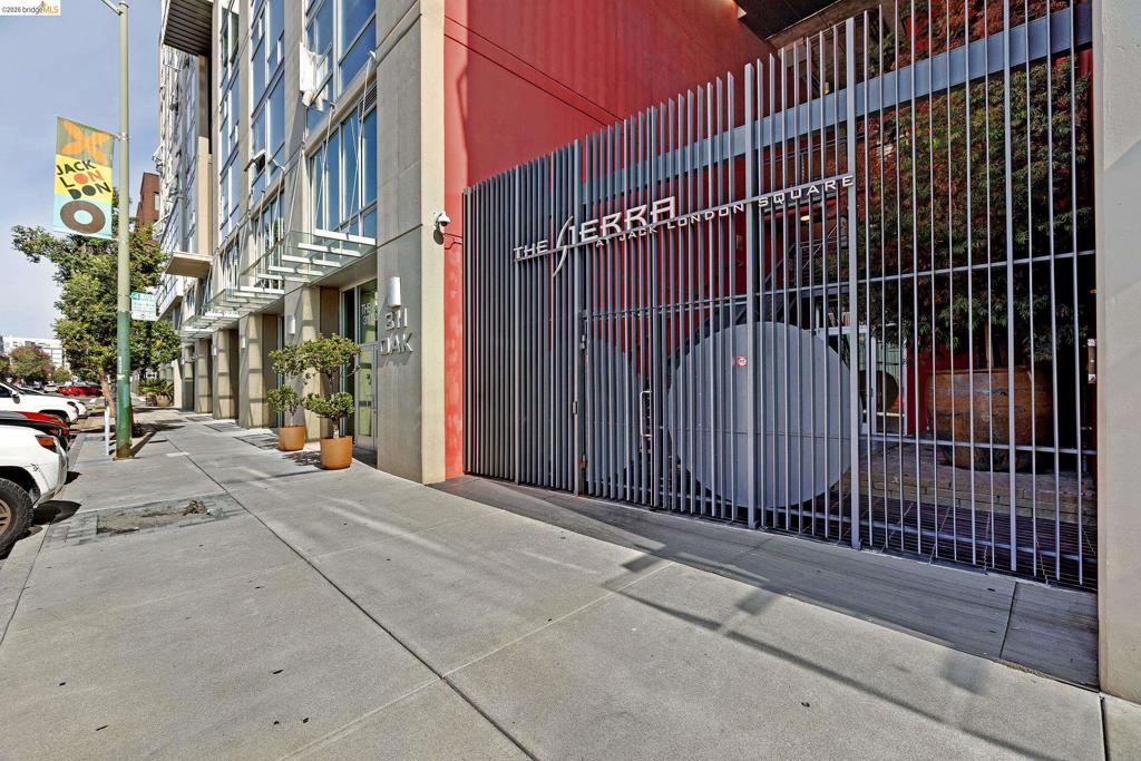 311 Oak St 842