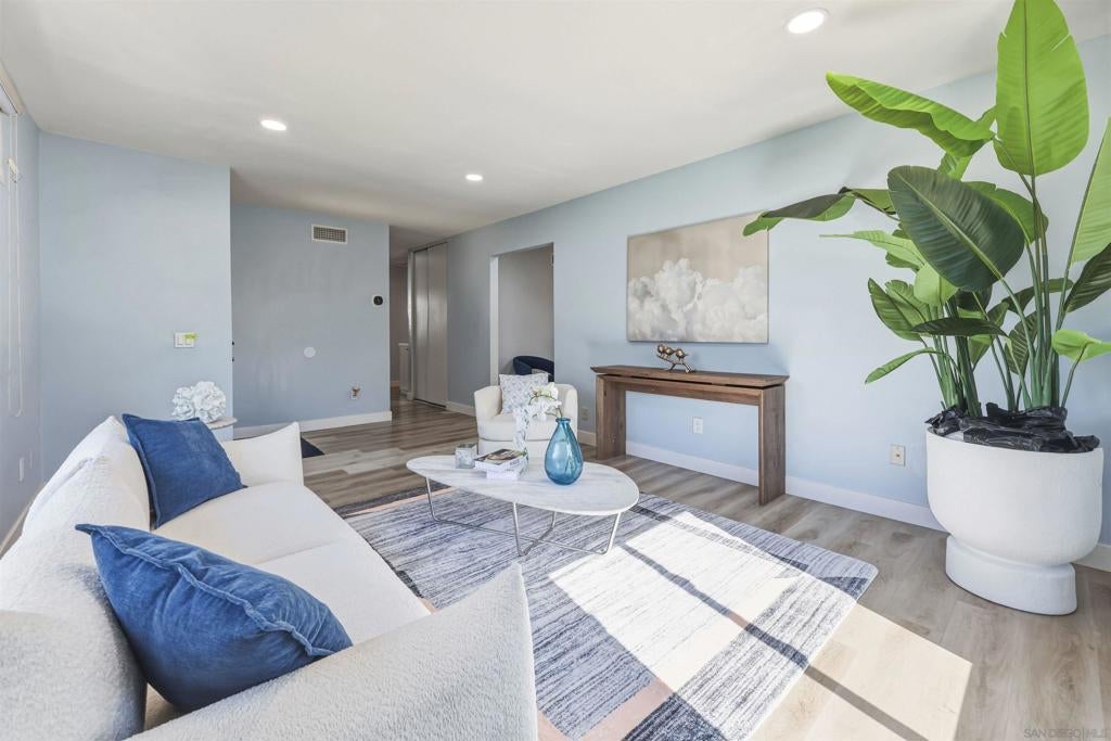 7760 Parkdale Cove