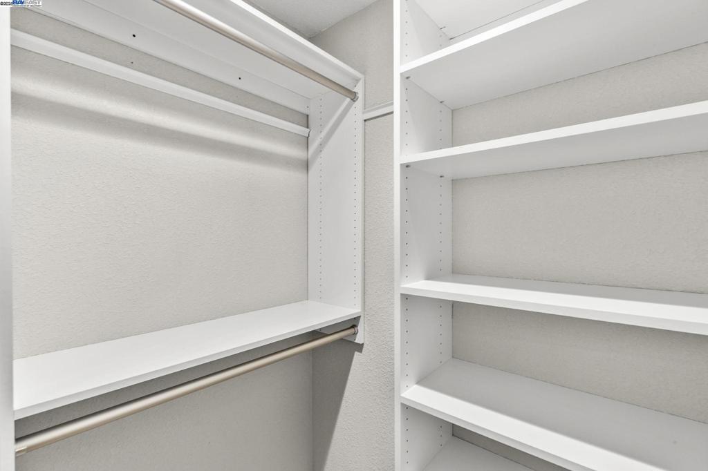 CANYON MEADOWS - Residential