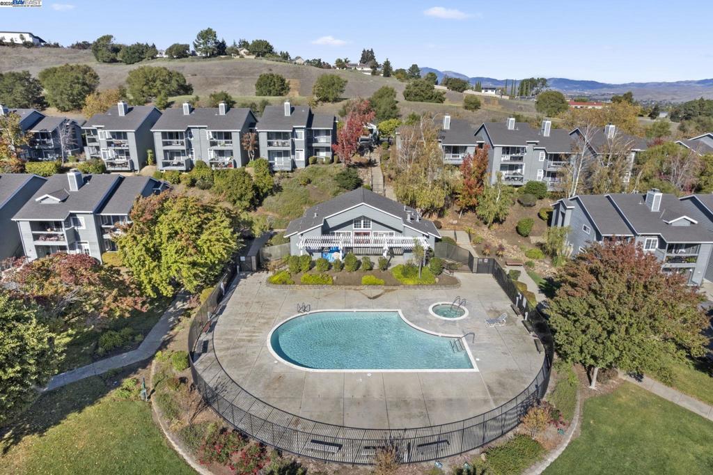 CANYON MEADOWS - Residential