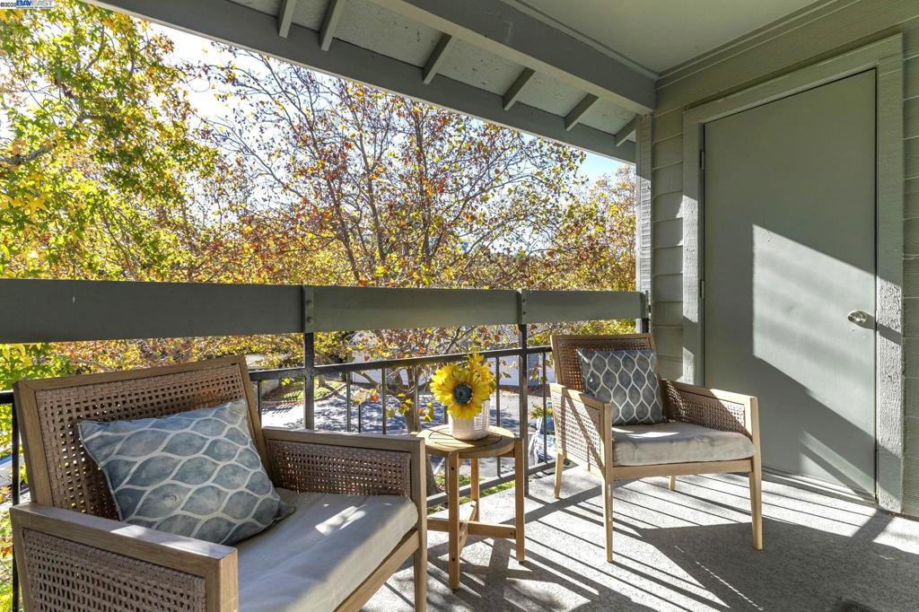 CANYON MEADOWS - Residential