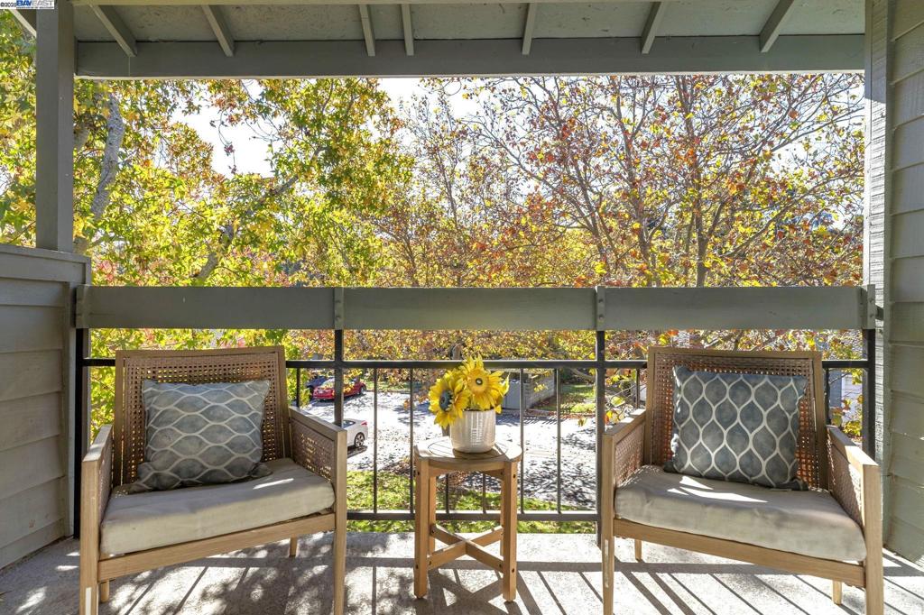 CANYON MEADOWS - Residential