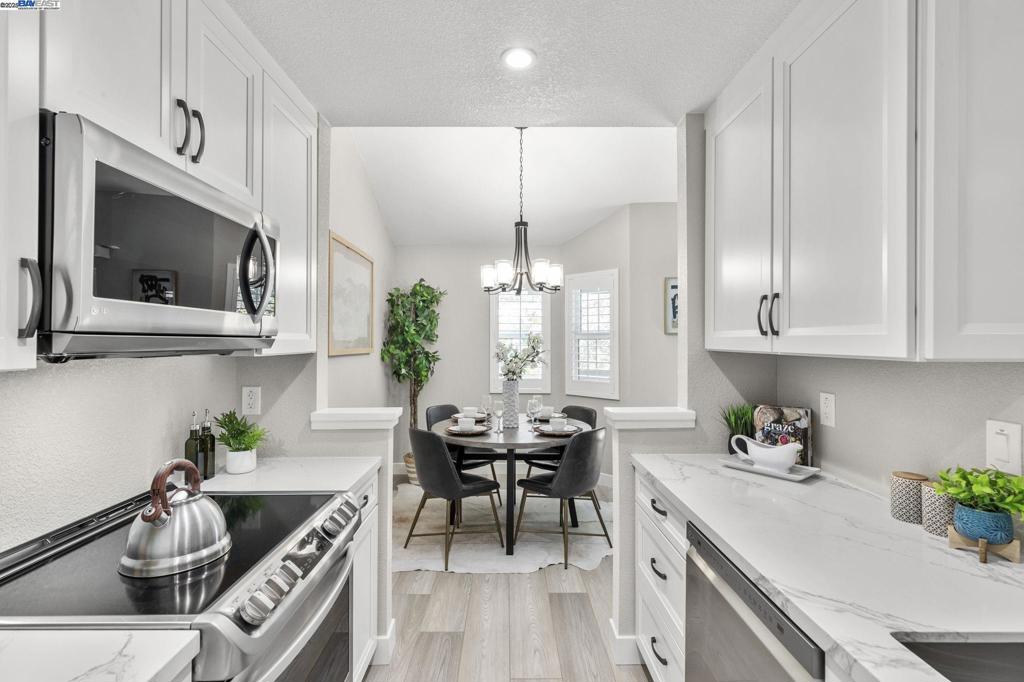 CANYON MEADOWS - Residential