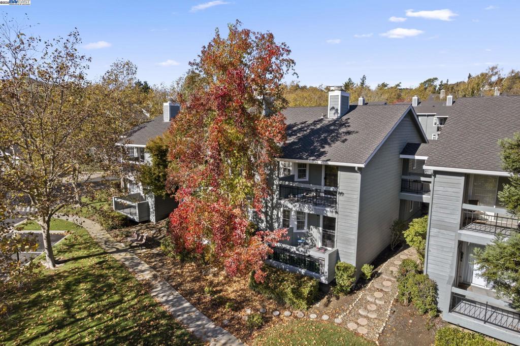 CANYON MEADOWS - Residential