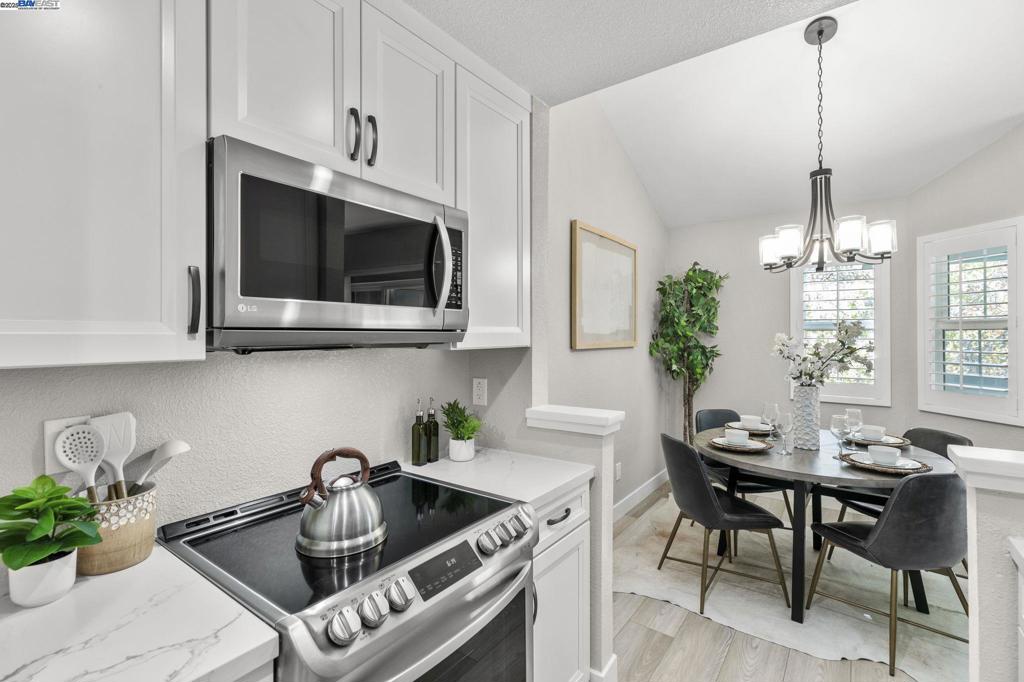 CANYON MEADOWS - Residential