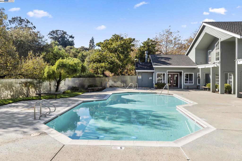 CANYON MEADOWS - Residential