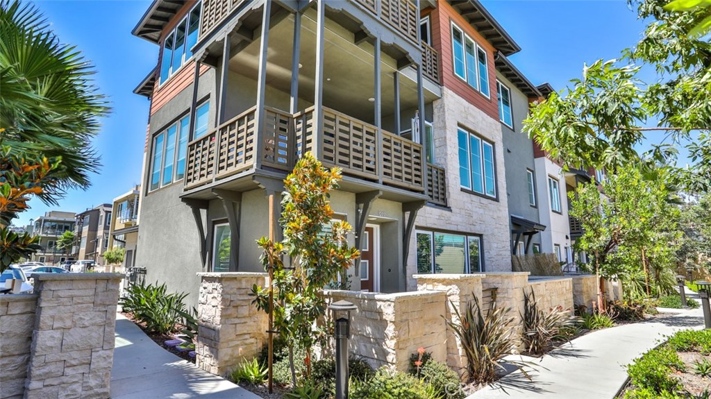 1207 Doheny Way