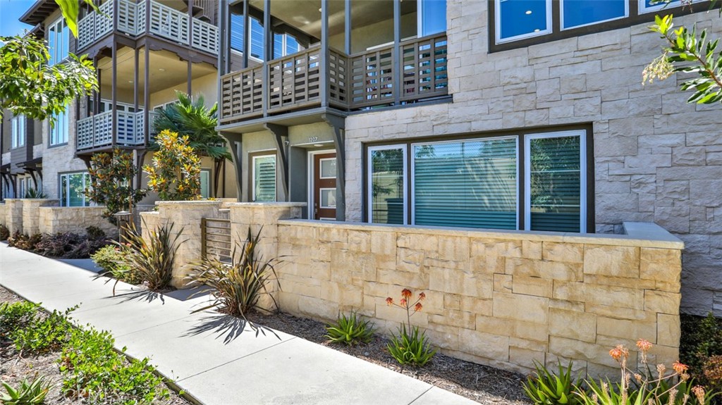 1207 Doheny Way
