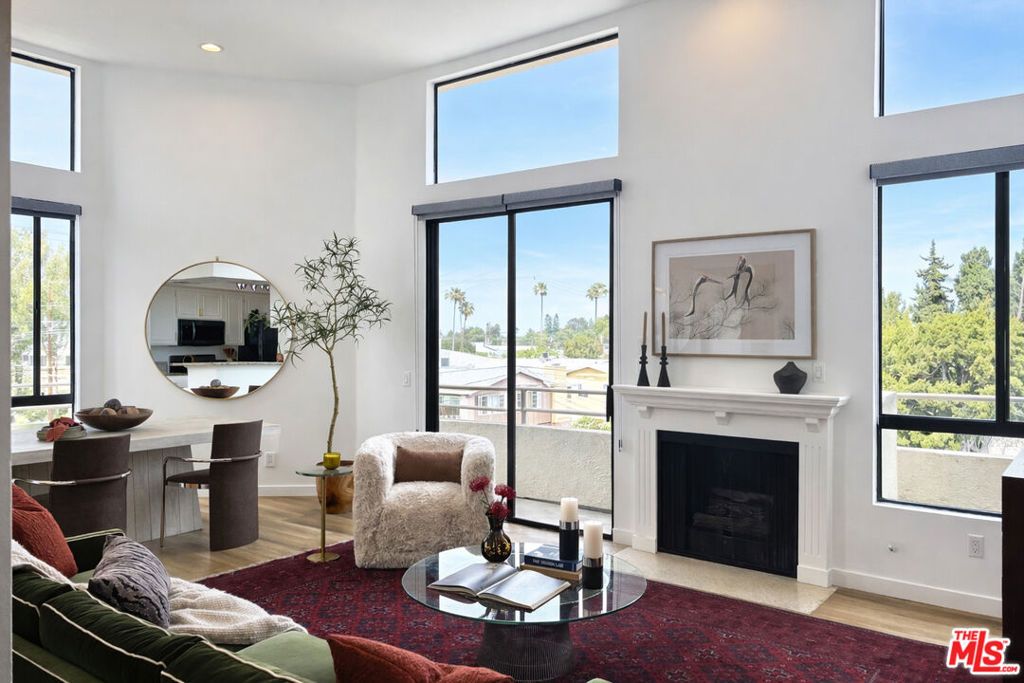 Photo of 13920 Moorpark Street #308, Sherman Oaks, CA 91423 (MLS # 26671037)