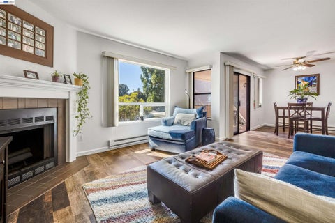 Photo of 2505 Miramar Ave AVE #114, Castro Valley, CA 94546 (MLS # 41138557)