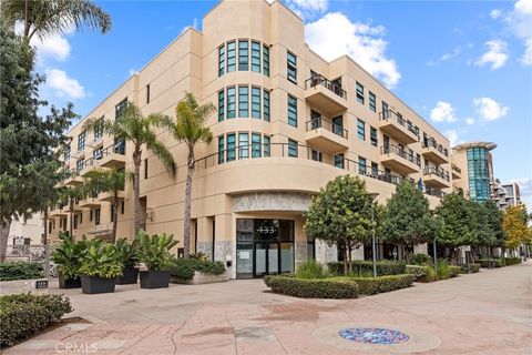 Photo of 133 The Promenade N #318, Long Beach, CA 90802 (MLS # PW26026509)