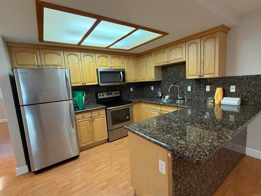 2219 BURROUGHS PLACE # 10