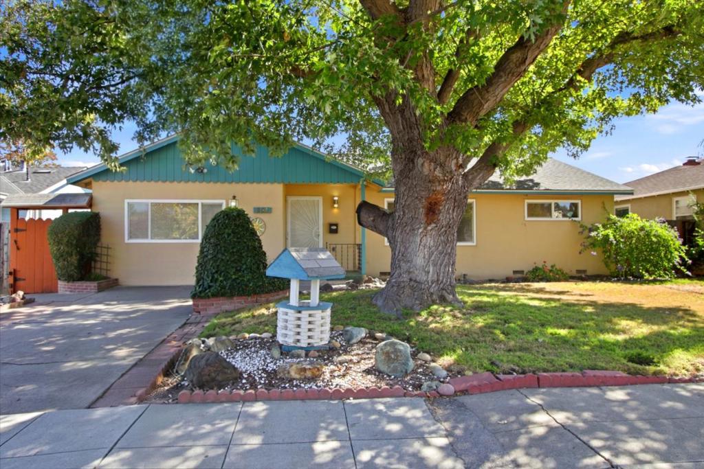 894 Hazelnut Court