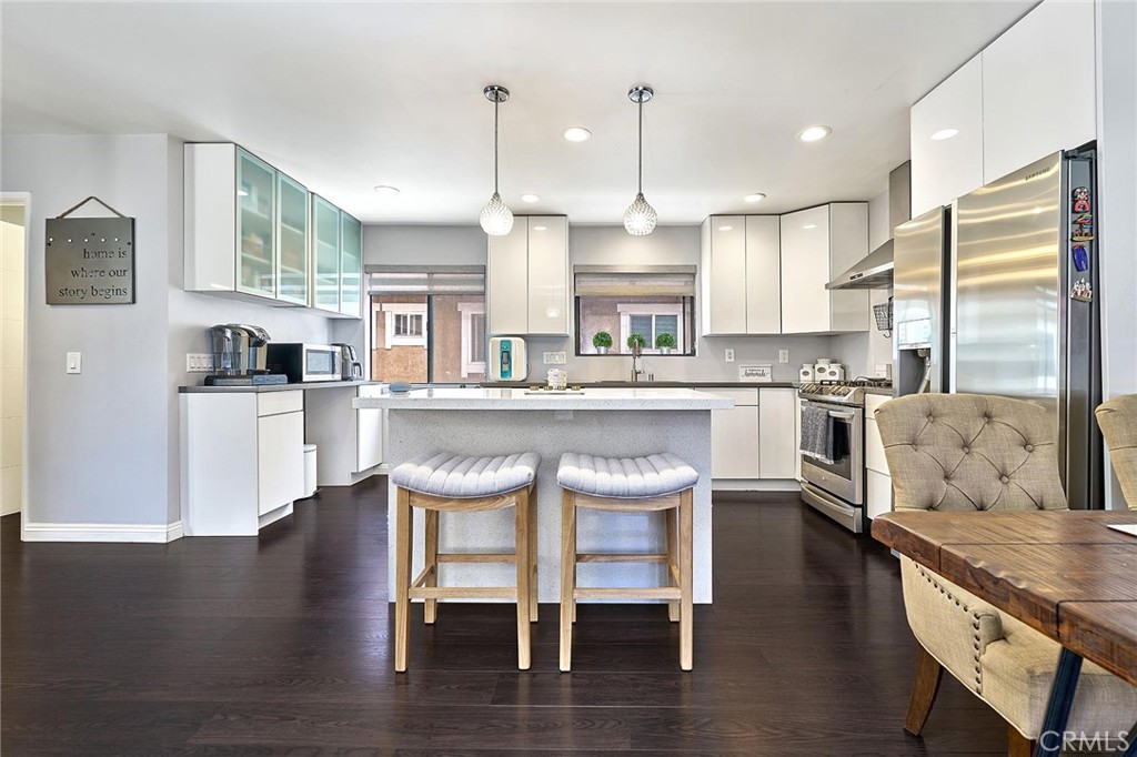 957 W Imperial 30