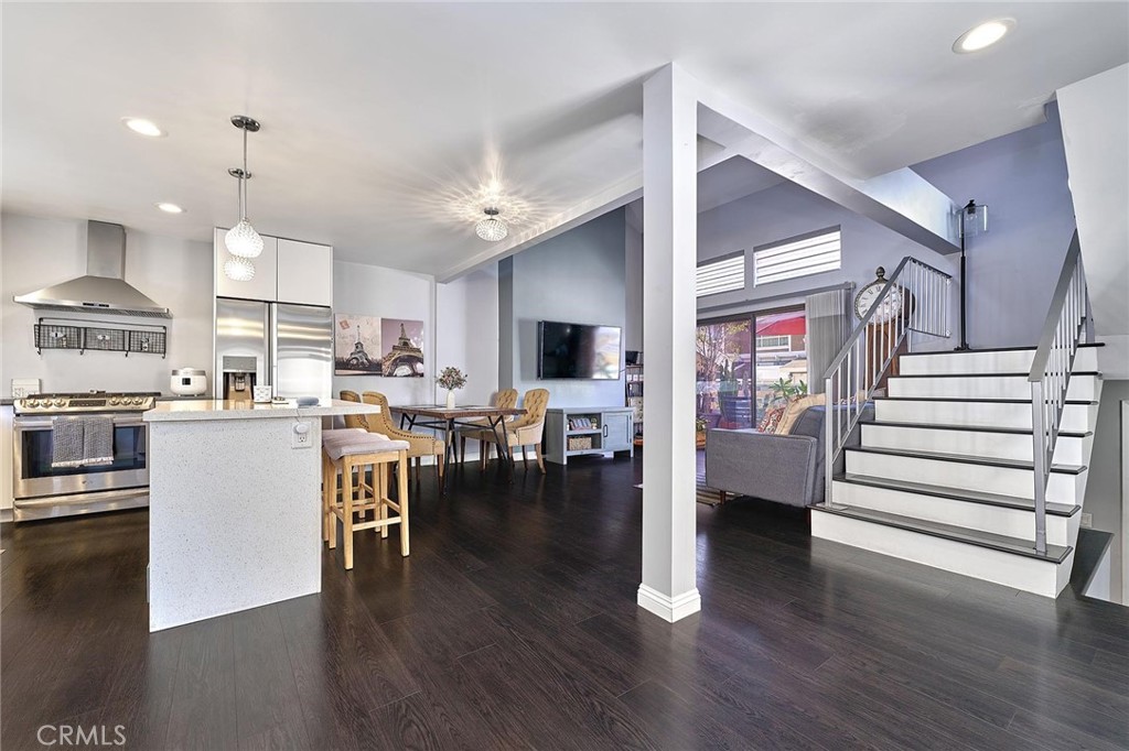 957 W Imperial 30