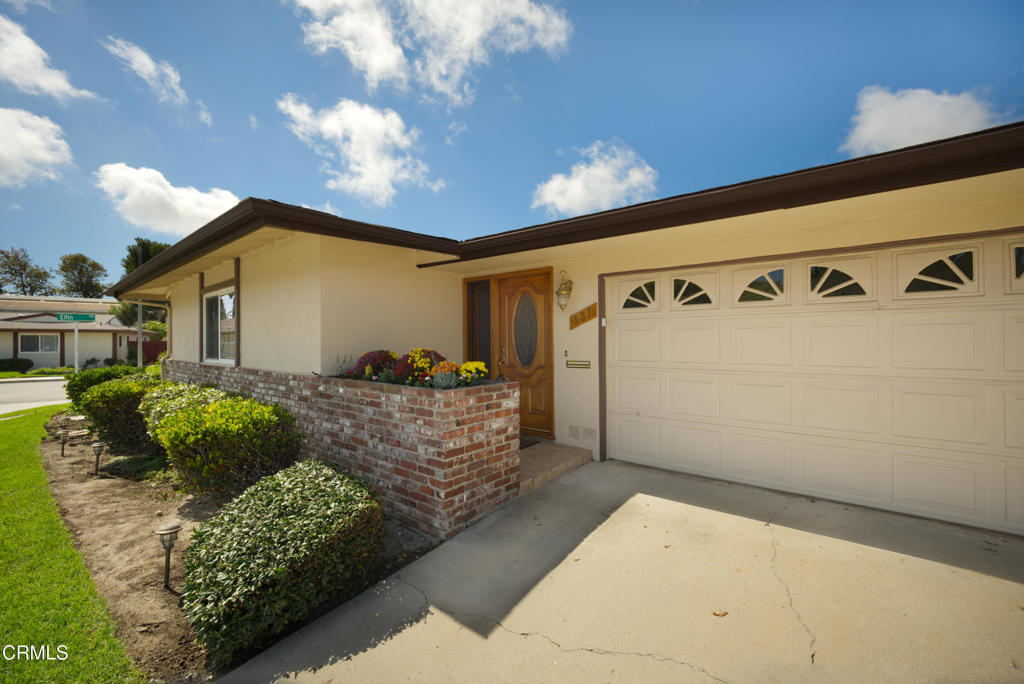 337 E Elfin Green