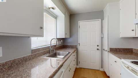 Tiny photo for 2858 Brookdale Ave AVE, Oakland, CA 94602 (MLS # 41142266)