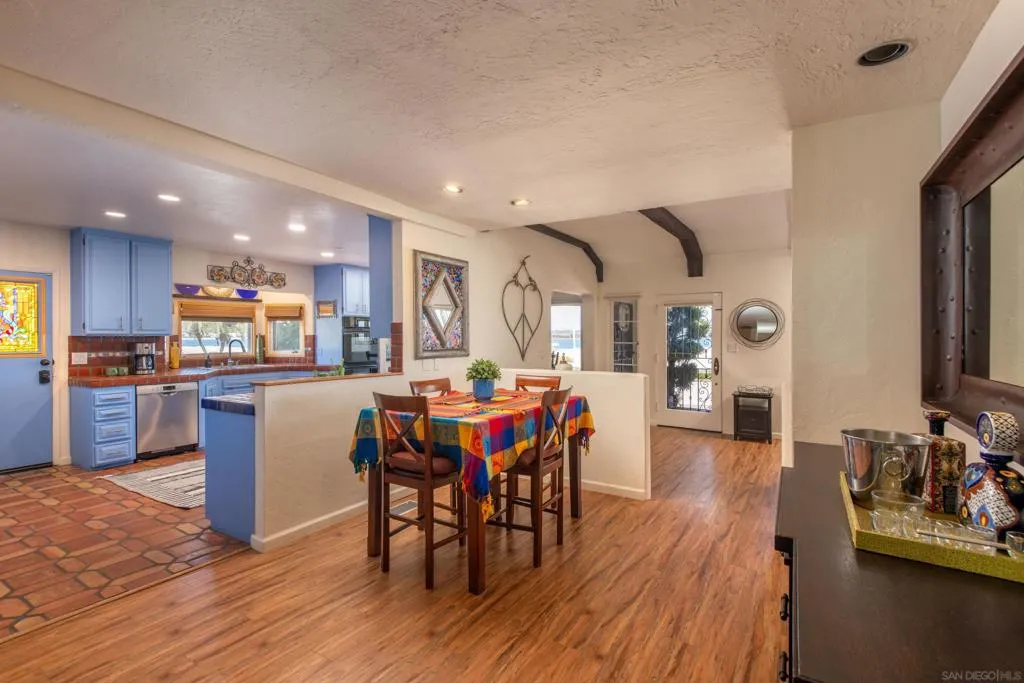 San Diego, California 92109, United States, 3 Bedrooms Bedrooms, ,3 BathroomsBathrooms,Residential,Active,20829